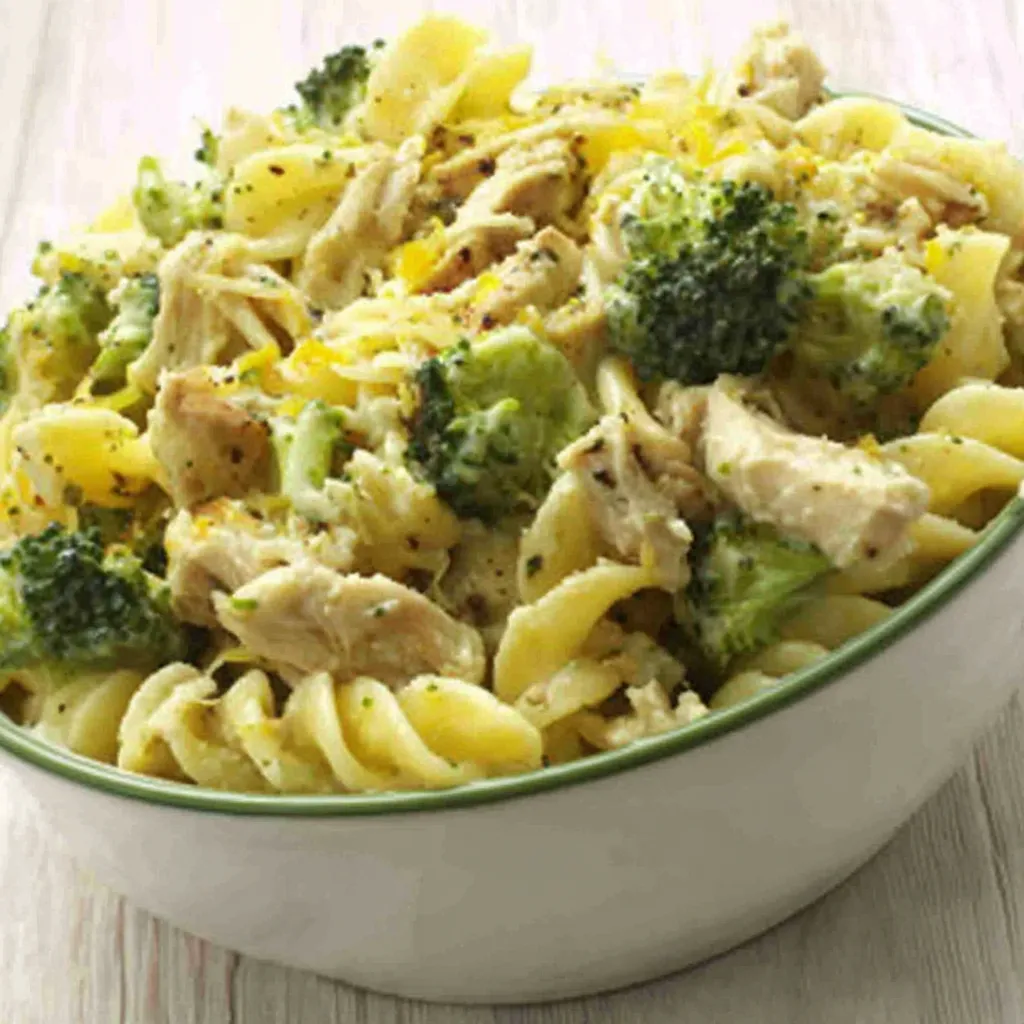 AMAZING HIGH PROTEIN ROTISSERIE CHICKEN BROCCOLI PASTA
